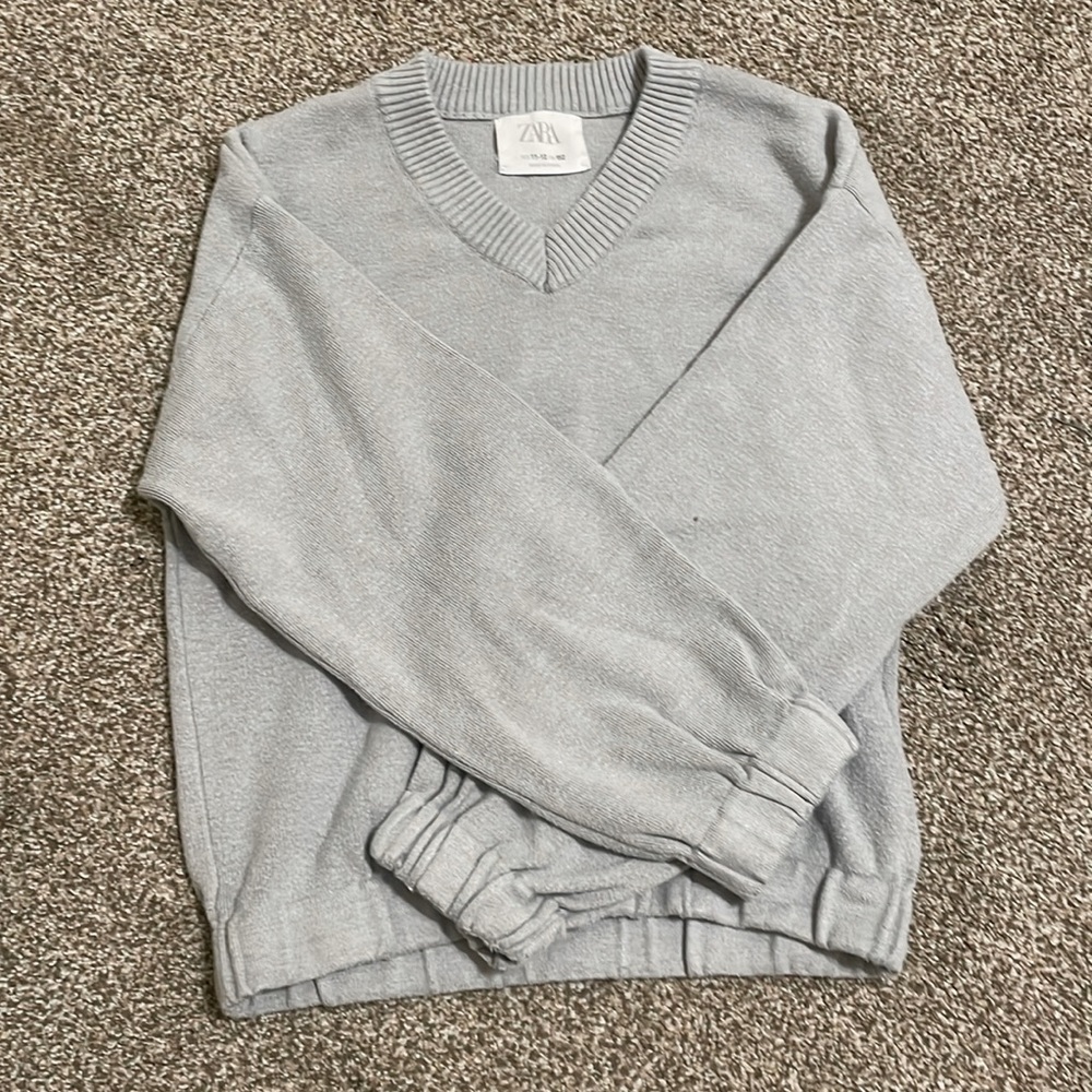 Girls size 11-12 grey V- neck Zara sweater